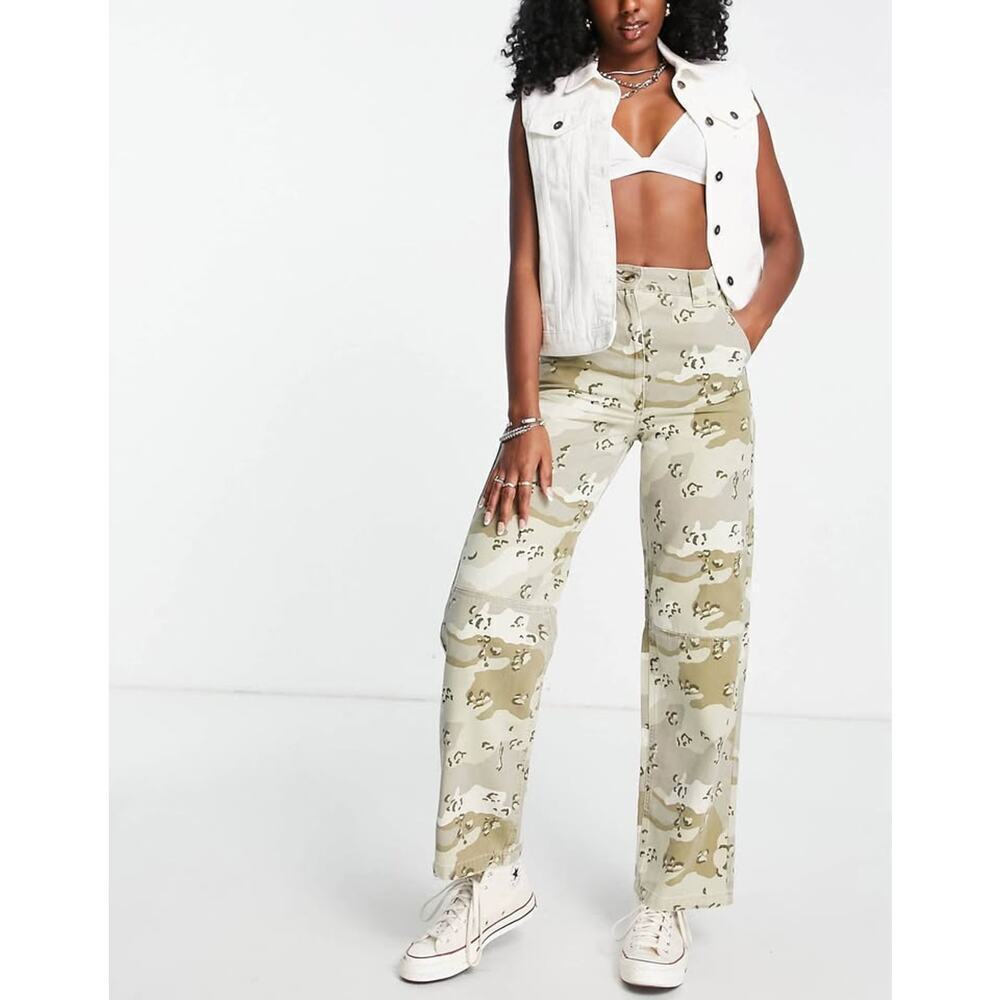 Topshop Women’s Size 2 XS Highwaisted Camo Straight Leg Utility Pants